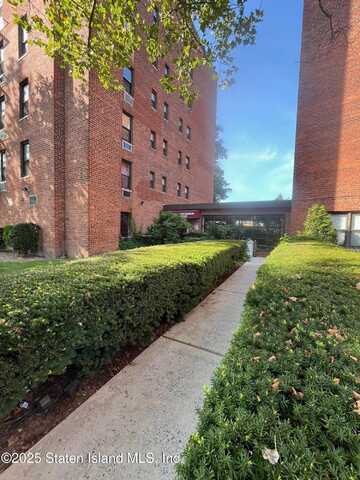 100 Colfax Avenue, Staten Island, NY 10306