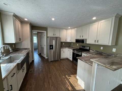 6490 Prince Blvd, Fenton, MI 48430