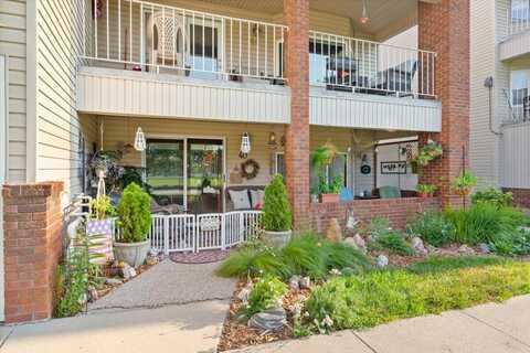 40 LAKESHORE Court, COUNCIL BLUFFS, IA 51501