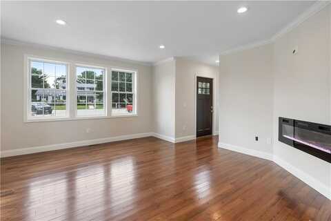 8 Sea Breeze Terrace, Warwick, RI 02886