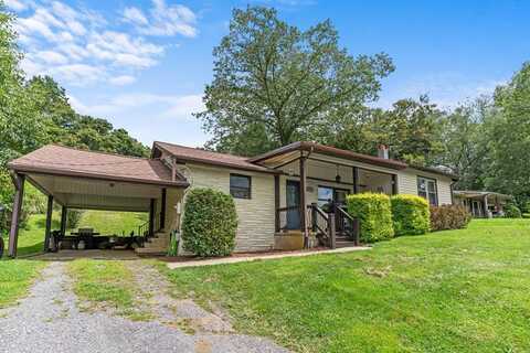 338 W Grayson Street, Hillsville, VA 24343