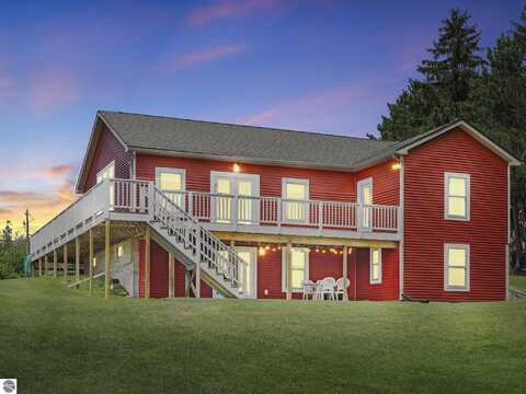 7553 Steiner Road, Bellaire, MI 49615