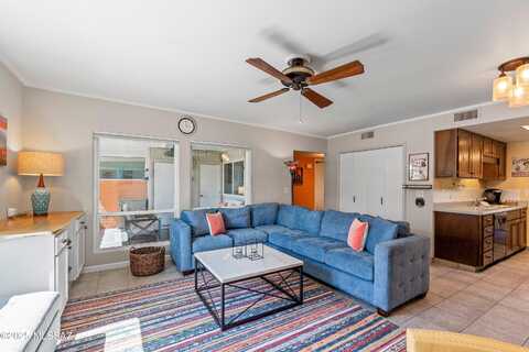 240 N Paseo De Los Conquistadores, Green Valley, AZ 85614