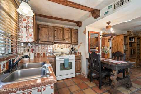 445 S Paseo Quinta, Green Valley, AZ 85614