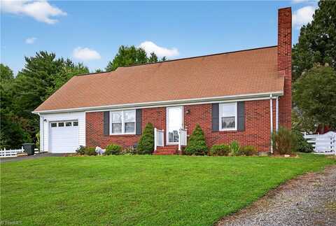 5311 Albany Circle, Tobaccoville, NC 27050