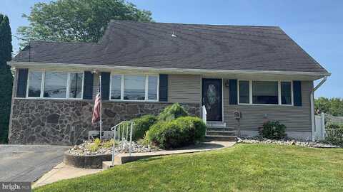 31 ROLLING LA, HAMILTON, NJ 08690