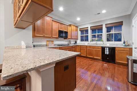 852 REGENTS SQUARE, OXON HILL, MD 20745