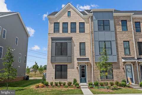 42100 PICASSO SQUARE, BRAMBLETON, VA 20148