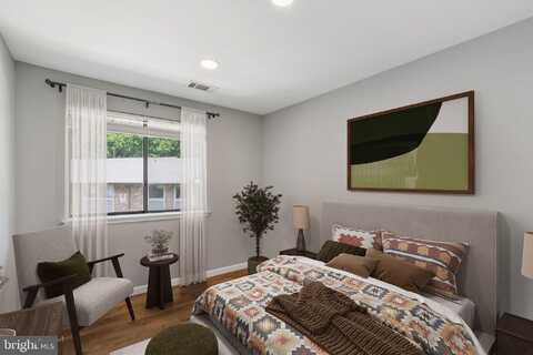 115 E KINGS HIGHWAY, MAPLE SHADE, NJ 08052