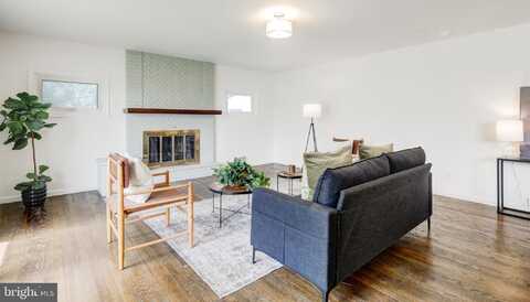 111 LAKEVIEW DRIVE, CARLISLE, PA 17013