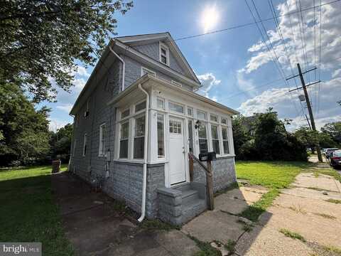 110 W MONROE STREET, PAULSBORO, NJ 08066