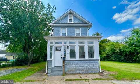 110 W MONROE STREET, PAULSBORO, NJ 08066