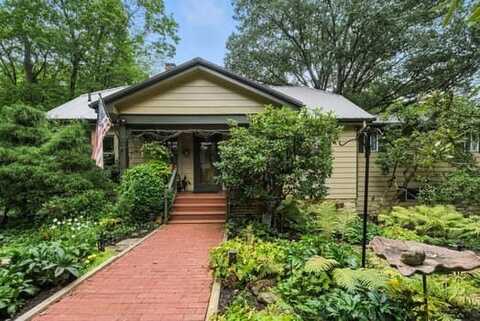417 Bellaire Rd, Bradfordwoods, PA 15015