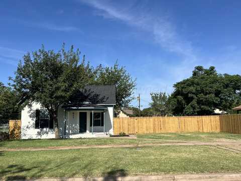 817 S 6th Street, Memphis, TX 79245