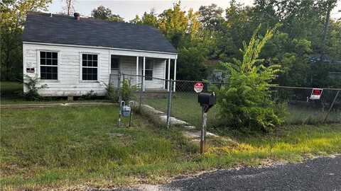 1207 South Drive, Bryan, TX 77803