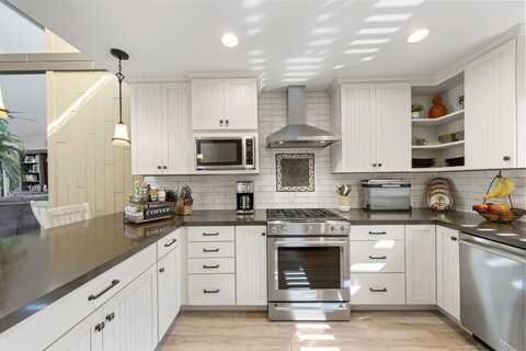 111 Juan Circle, Palm Desert, CA 92260