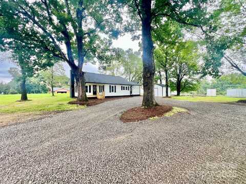 5665 E NC Hwy 90, Hiddenite, NC 28636