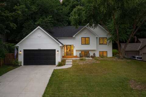 5940 Mc Kinley Place, Excelsior, MN 55331