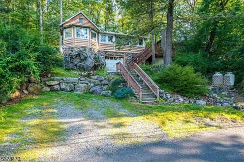 17 Pheasant Lane, West Milford, NJ 07480