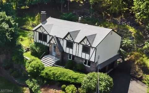 6 Hazel St, Woodland Park, NJ 07424