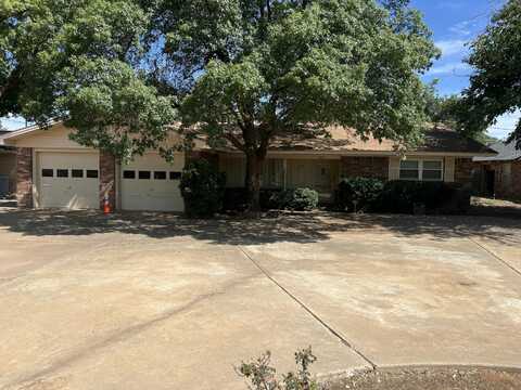 1803 E Buckley Street, Brownfield, TX 79316
