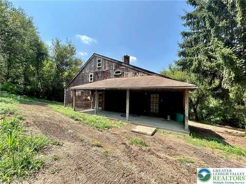 407 Gower Road, Bushkill, PA 18064
