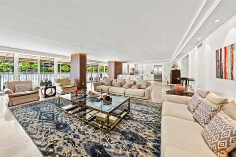 600 Grapetree Dr, Key Biscayne, FL 33149