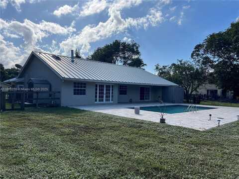 11501 SW 3rd St, Plantation, FL 33325