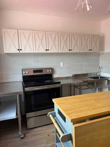 1432 NE 163rd St, North Miami Beach, FL 33162