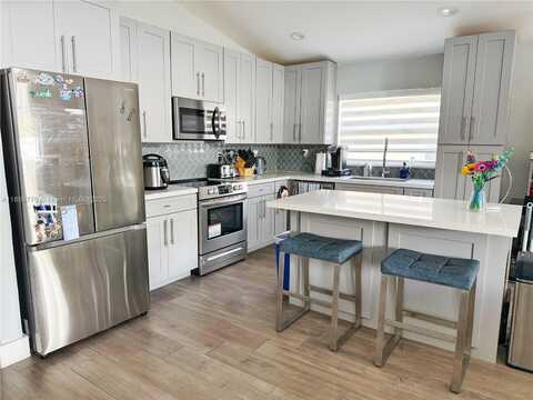 2411 NW 184th Ter, Pembroke Pines, FL 33029