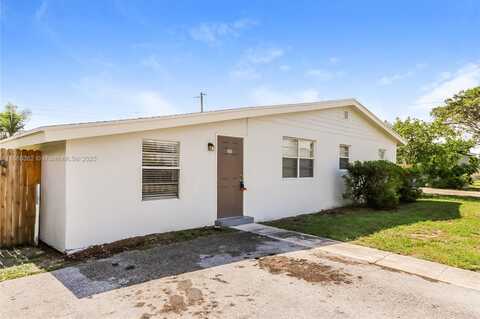 1116 S 14th Ct, Lantana, FL 33462
