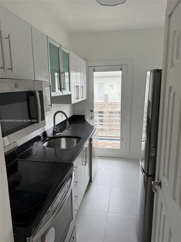 320 85th St, Miami Beach, FL 33141