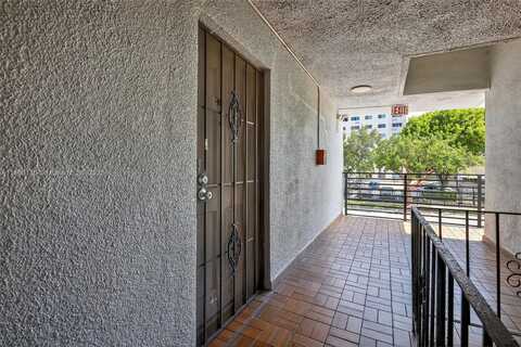 1305 W 46th St, Hialeah, FL 33012