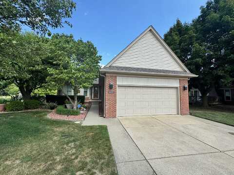 6955 Cross Creek, Washington, MI 48094