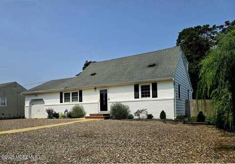 34 Heather Road, Toms River, NJ 08753