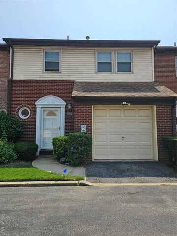 330b peninsula, Cedarhurst, NY 11516