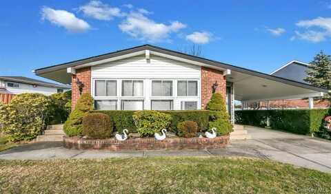 3561 Courtney Lane, Bethpage, NY 11714