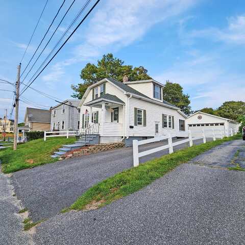 21 Moody Street, Lewiston, ME 04240