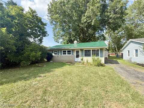 950 Donmar Lane, Youngstown, OH 44511