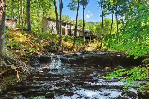 79 Deep Gibou Road, Montgomery, VT 05471