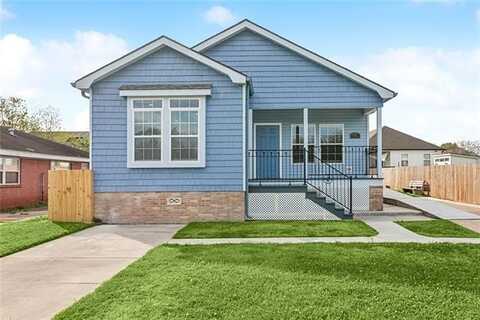 920 COUGAR Drive, Arabi, LA 70032