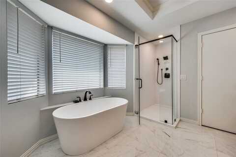 1113 Derbyshire Lane, Carrollton, TX 75007