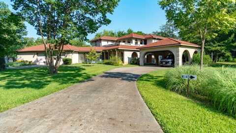 408 Rainey Street, Bonham, TX 75418