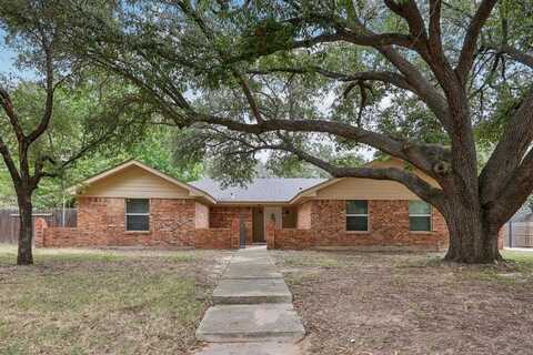 1033 Oak Ridge Drive, Azle, TX 76020