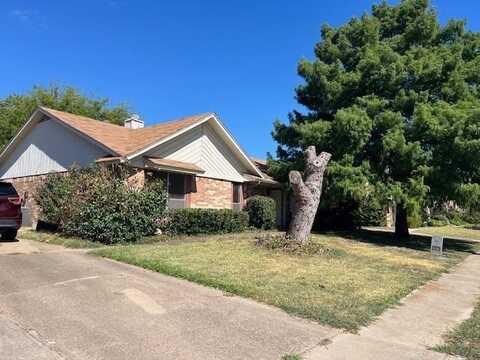 2905 Clover Lane, Euless, TX 76039