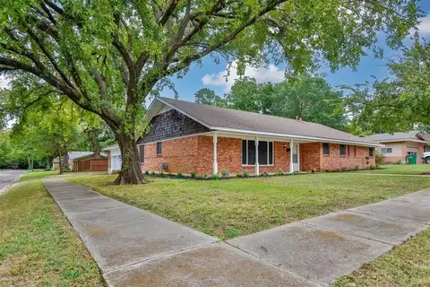 402 Melody Lane, Gainesville, TX 76240