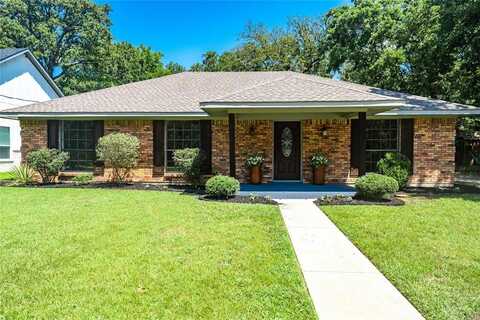 205 CEDARWOOD Drive, Enchanted Oaks, TX 75146