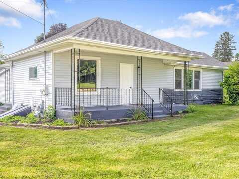 140 E Walnut, Cedarville, IL 61013