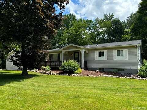 2794 HUNTERS CREEK Road, Metamora, MI 48455