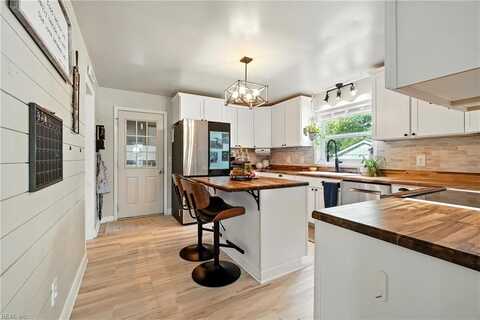 579 Tulls Creek Road, Moyock, NC 27958